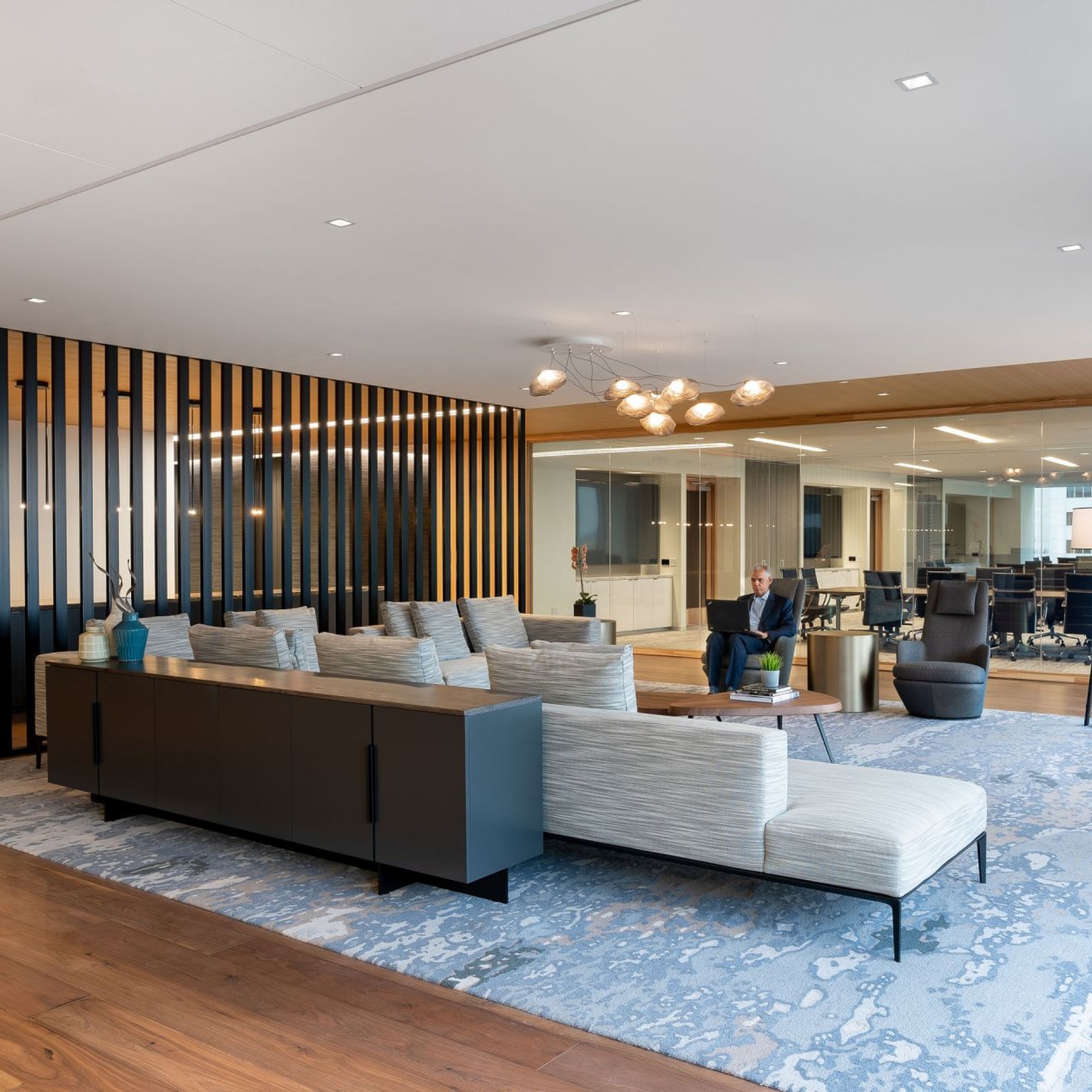 1000MainAmenity_02_med